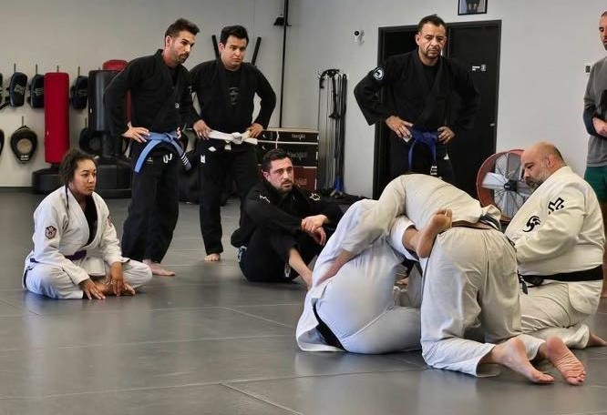 training bjj and self defense on class